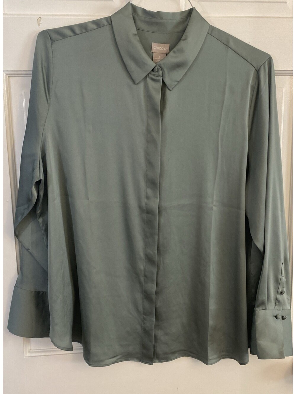Chicos Sage Green Luxurious Silky LS Hidden Button Up Blouse Size 3 (16-18)